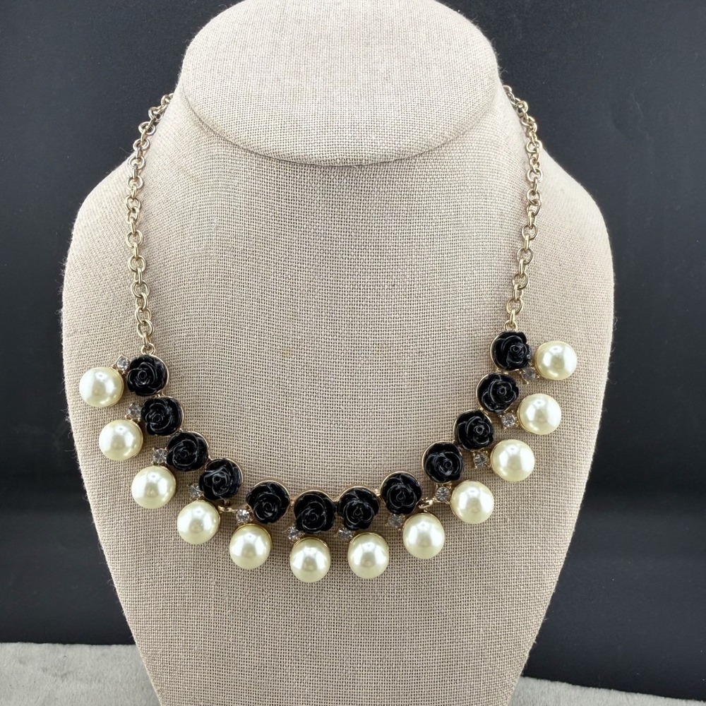 Necklace Gold Tone Black Enamel Flower Imitation Pearl 14"